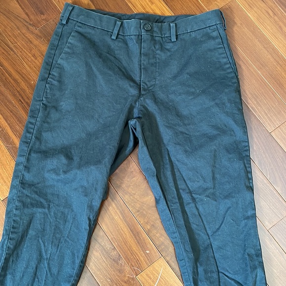 Uniqlo Men’s Pants size 31x34” - Picture 2 of 6